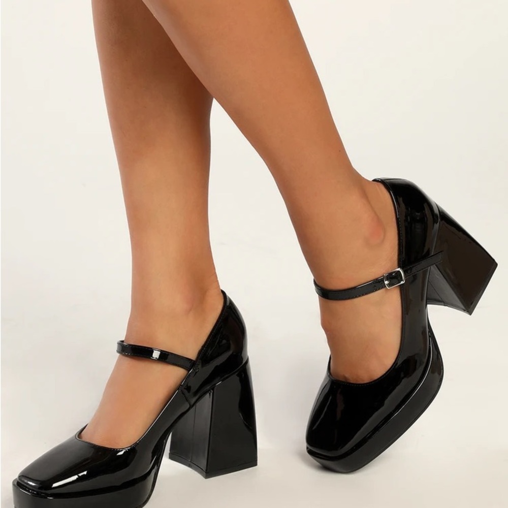 NEW Lulus MaryJane size 6.5 patent leather